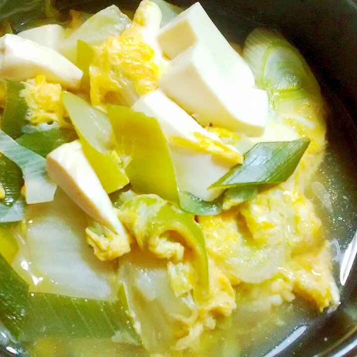 豆腐、白菜、ねぎの卵スープ